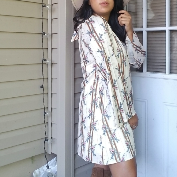 OUT OF THE WOODS CREAM FLORAL SHIFT DRESS - Picture 4 of 9